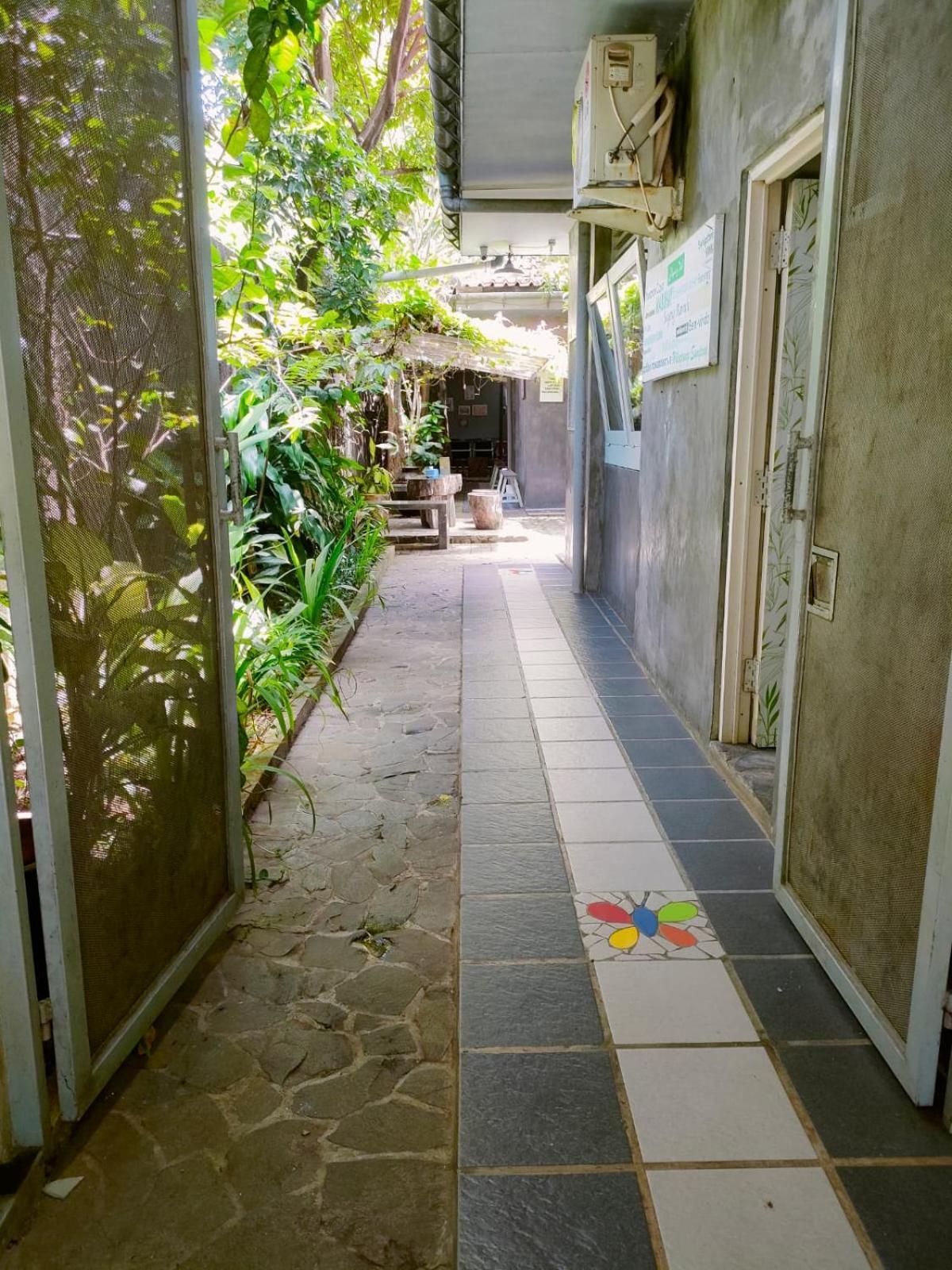 בוגור Jeng Tini Guest House מראה חיצוני תמונה